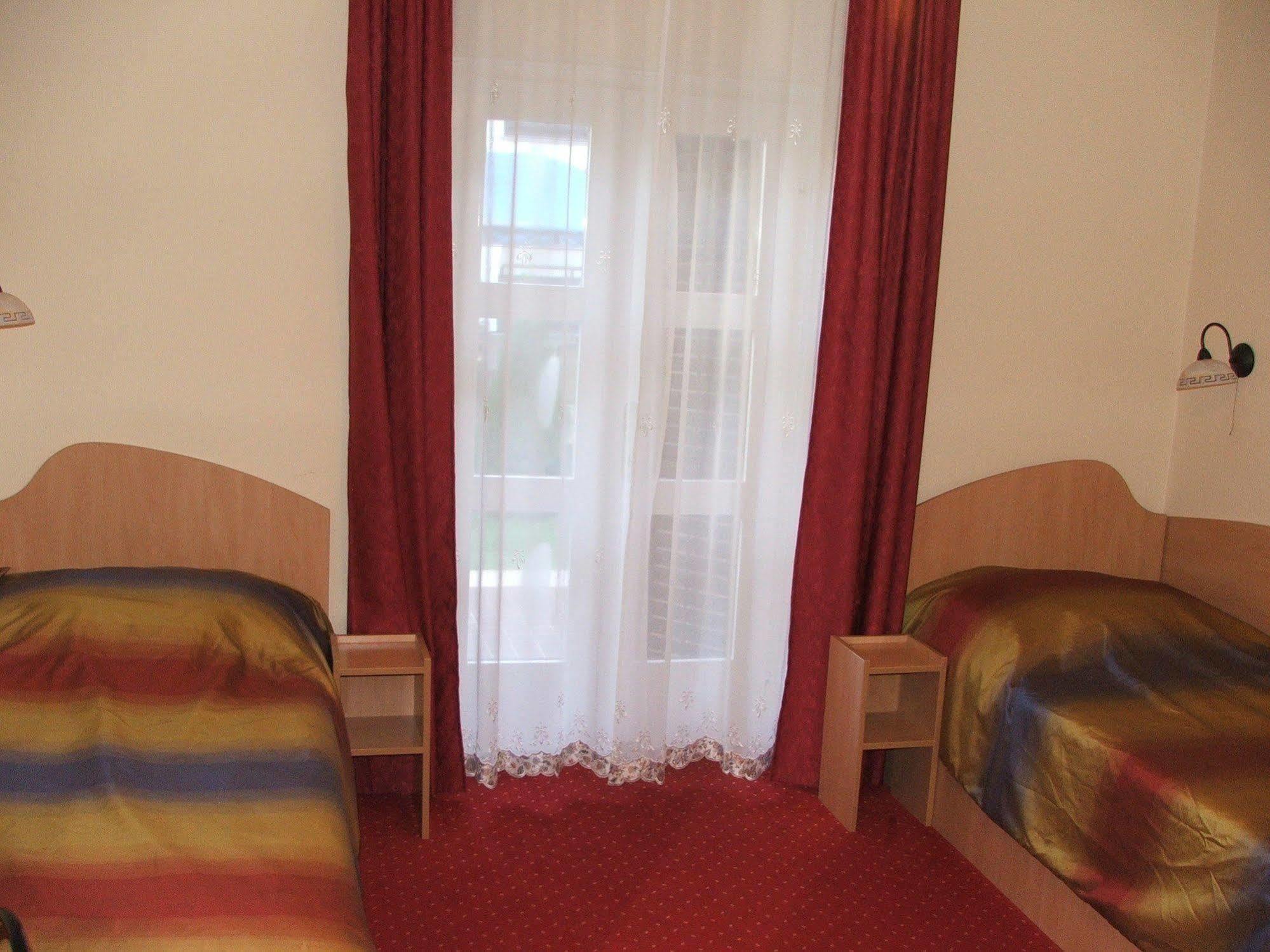 Siesta Club Apartman Harkány Εξωτερικό φωτογραφία