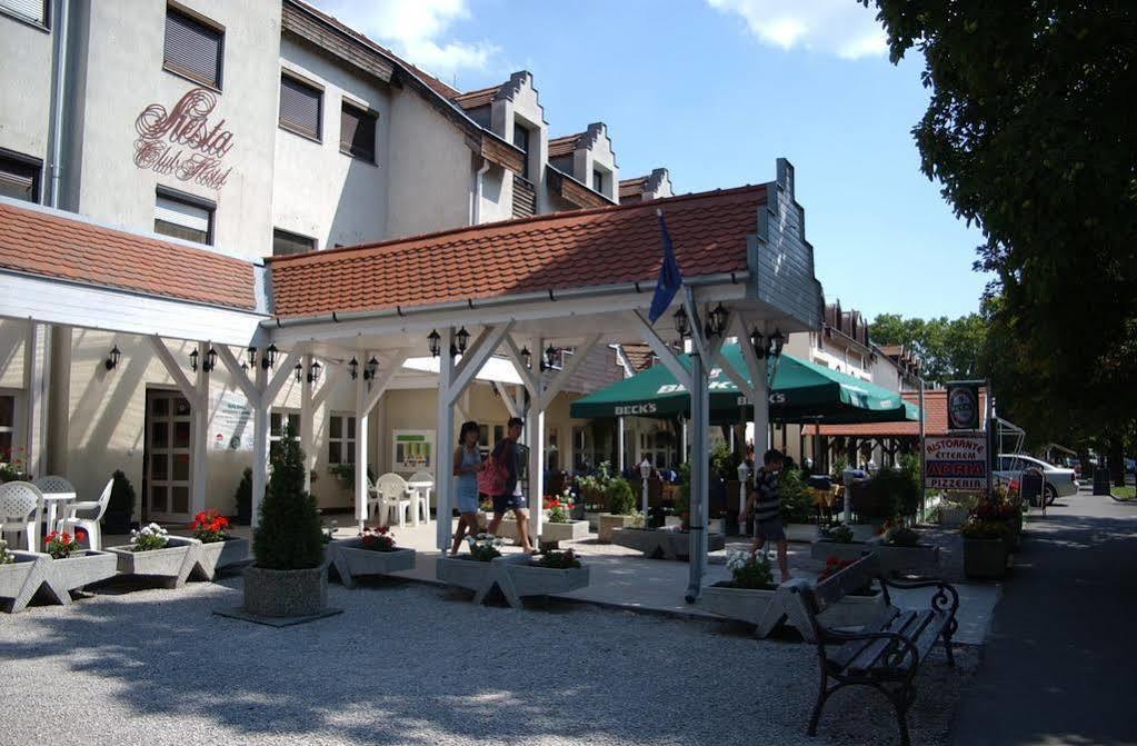 Siesta Club Apartman Harkány Εξωτερικό φωτογραφία