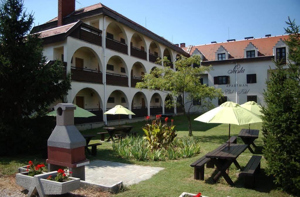 Siesta Club Apartman Harkány Εξωτερικό φωτογραφία